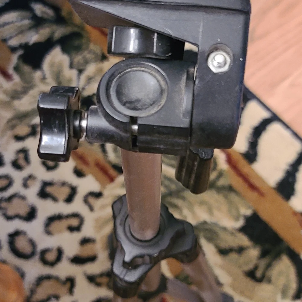 TRIPOD adjustable expandable No Brand